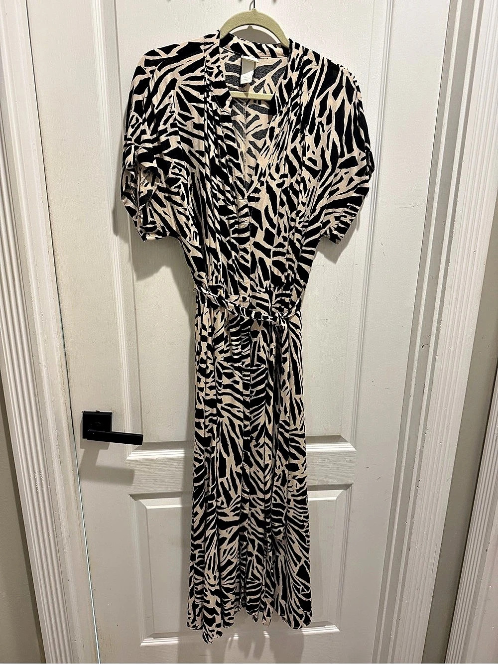 H&M Zebra Print Maxi Dress Size Large Like New